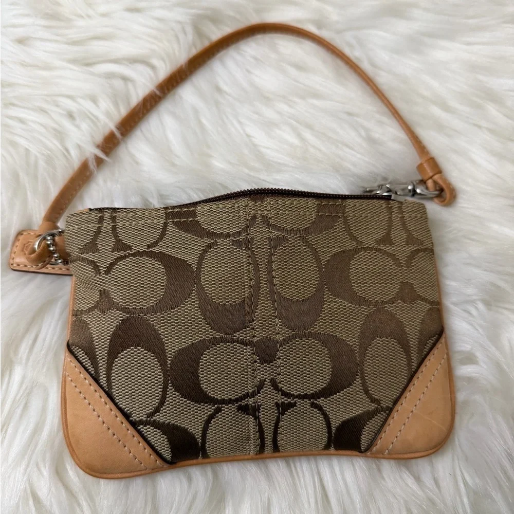 Coach elegant wristlet